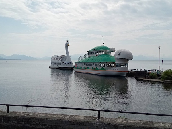 猪苗代湖（会津若松市、郡山市、耶麻郡猪苗代町）